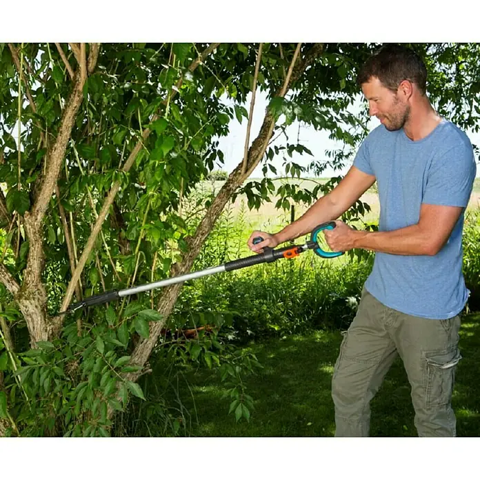 Gardena Astschere SlimCut - Max. Aststärke: 28 mm - Anwendungsbeispiel