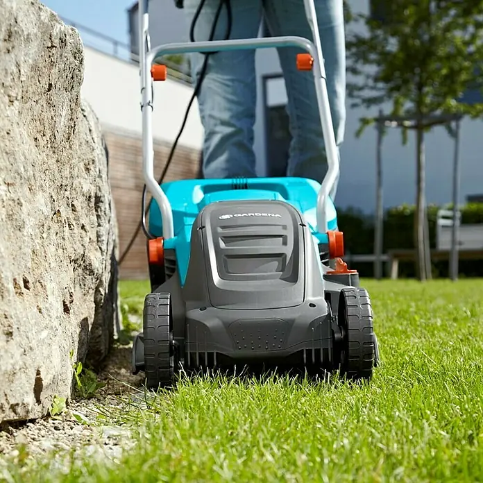 Gardena Električna kosilica - 1.400 W, Širina reza: 34 cm - Proizvod u upotrebi