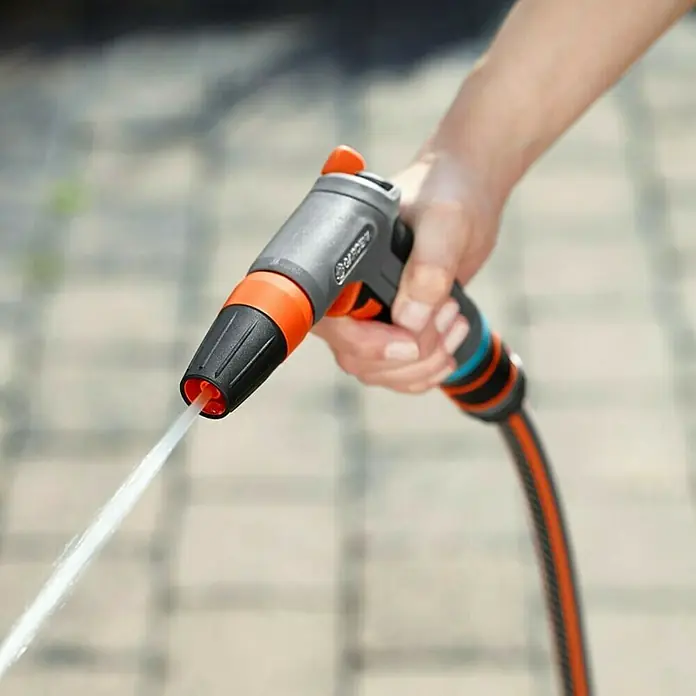 Gardena Comfort Vrtna prskalica s nastavkom - Broj mlaza za raspršivanje: 2, Plastika - Proizvod u upotrebi