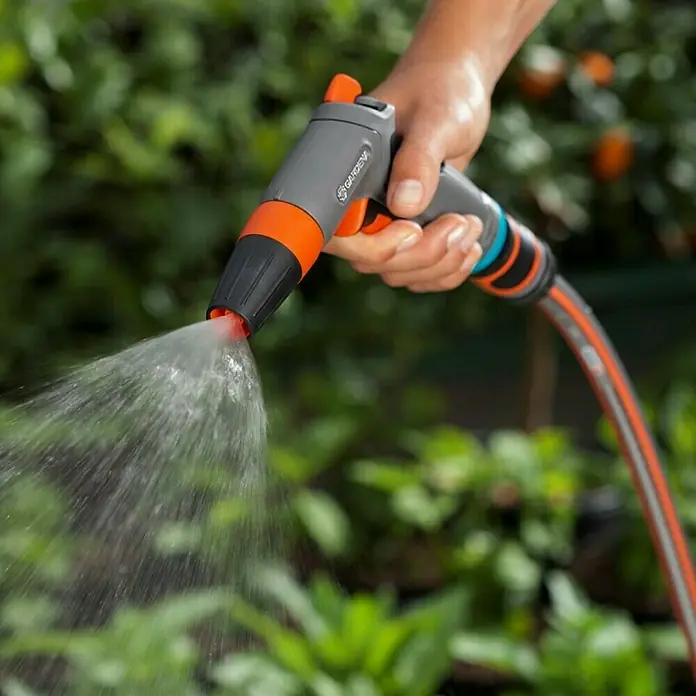 Gardena Comfort Reinigungsspritze - Anzahl Sprühformen: 2, Kunststoff - Anwendungsbeispiel