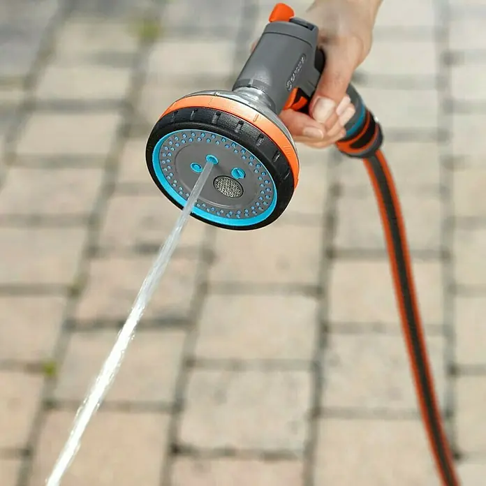 Gardena Comfort Multi prskalica - Broj mlaza za raspršivanje: 5, Metal / plastika - Proizvod u upotrebi
