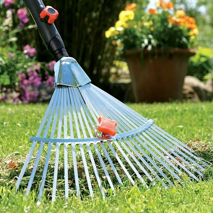 Gardena Combisystem Grablje za Combisystem - Radna širina: 30 cm - 50 cm, Aluminij - Proizvod u upotrebi