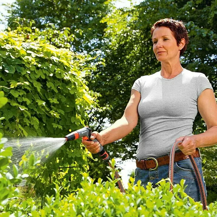 Gardena Vrtna prskalica s nastavkom - Broj mlaza za raspršivanje: 2, Plastika - Proizvod u upotrebi