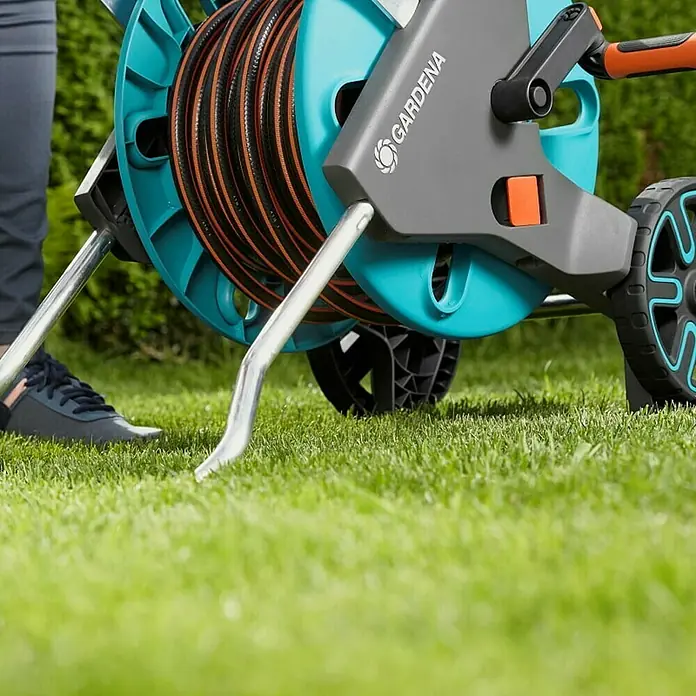 Gardena Set metalna kolica za crijevo CleverRoll M - Plastika/metal, Dužina crijeva: 20 m - Proizvod u upotrebi