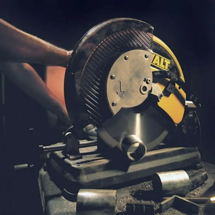 Dewalt Preklopna kružna pila DW872 - 2.200 W, Promjer lista pile: 355 mm - Proizvod u upotrebi