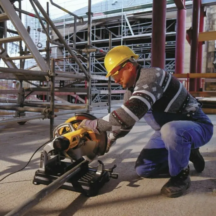 Dewalt Preklopna kružna pila DW872 - 2.200 W, Promjer lista pile: 355 mm - Proizvod u upotrebi