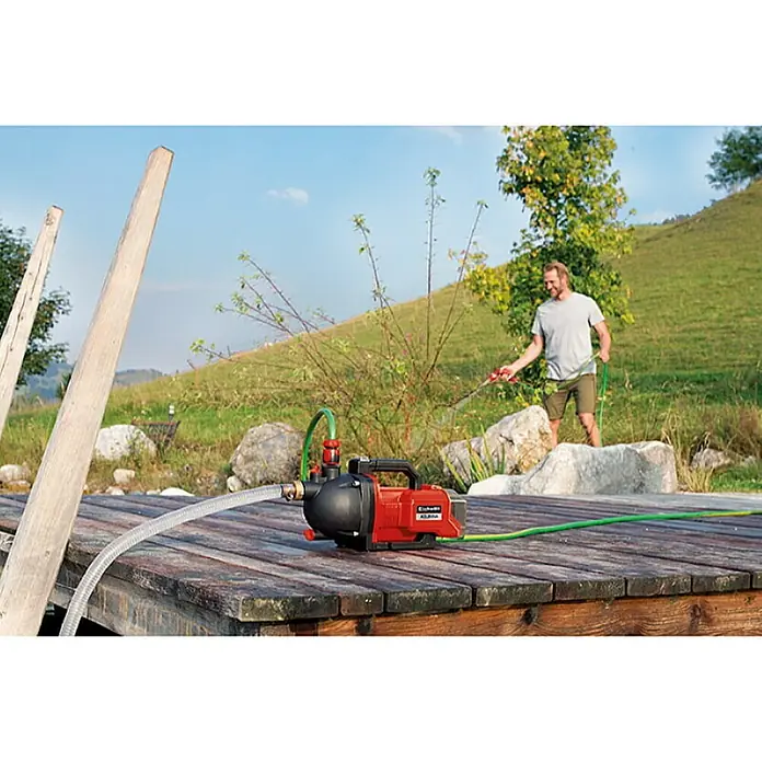 Einhell Power X-Change Bomba de agua para jardín de batería Aquinna - Sin batería, Capacidad de bombeo máx.: 3.000 l/h - Producto en uso