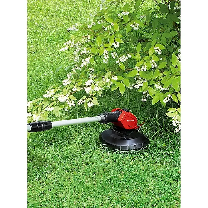Einhell Power X-Change Recortabordes de batería GE-CT 18 Li-Solo - 18 V, Iones de litio, Sin batería, Ancho de corte: 24 cm - Producto en uso