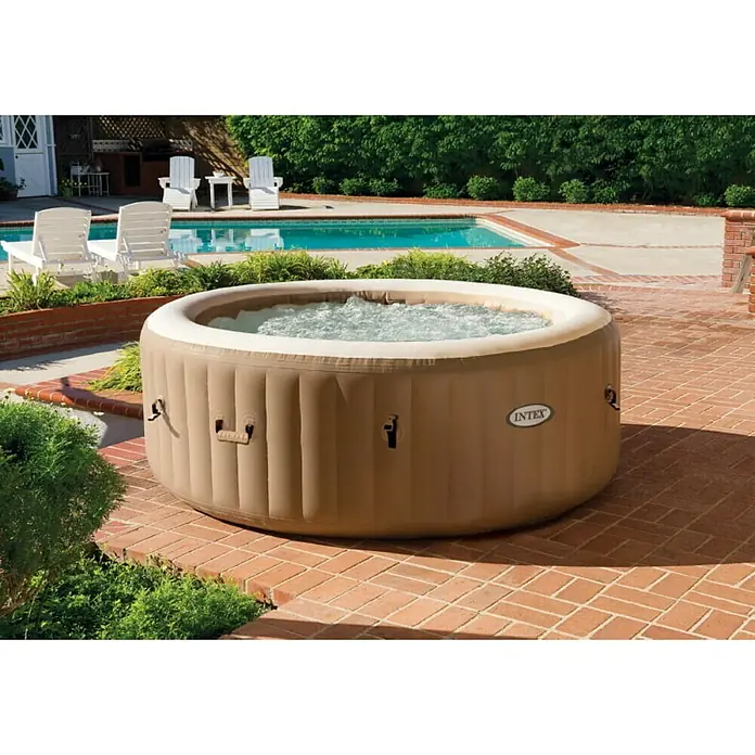 Intex Pure Spa Außen-Whirlpool 77 Bubble Massage - Ø x H: 196 x 71 cm, 0,8 m³, Geeignet für: 4 Erwachsene, Beige/Weiß - Stimmungsaufnahme