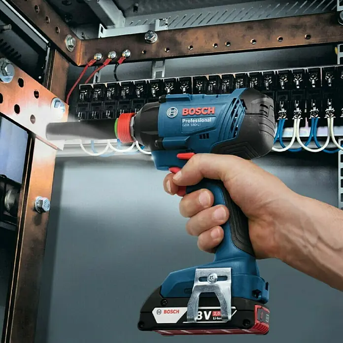 Bosch Professional Set strojeva GDX 180LI + GSR 180LI - 18 V, 2 baterije, 1,5 Ah - Proizvod u upotrebi