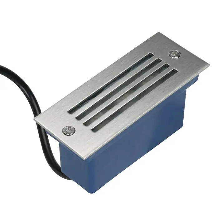 Ugradbena LED svjetiljka Green Tech - 3 W, D x Š x V: 110 x 55 x 45 mm, Srebrne boje, Topla bijela - Dijagonalni pogled