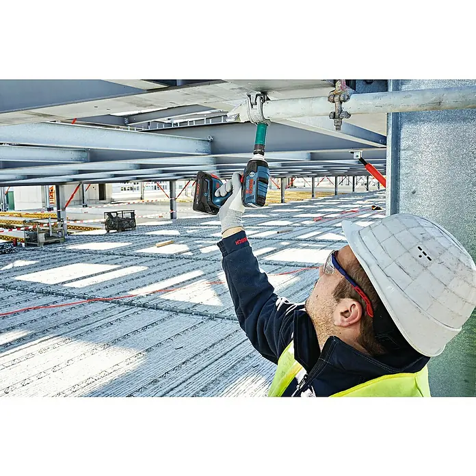 Bosch Professional Akku-Schlagbohrschrauber GDS 18V-300 - 18 V, Ohne Akku, Leerlaufdrehzahl: 0 U/min - 2.400 U/min - Anwendungsbeispiel
