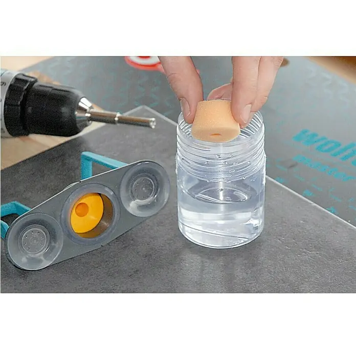 Craftomat Kalup za bušenje dijamantnim svrdlom - Plastika, 10 mm - Proizvod u upotrebi