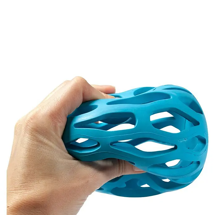 Karlie Juguete para perros Pelota Koko - Diámetro: 8 cm, Goma - Producto en uso