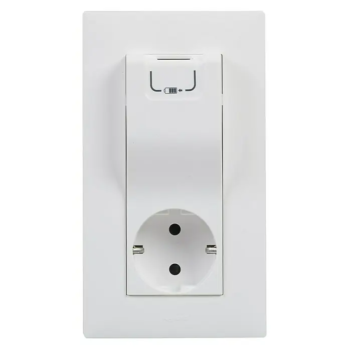 Legrand Niloé Step Enchufe con USB Combi - Blanco, 2 Polos + Toma Tierra, Plástico - Vista frontal