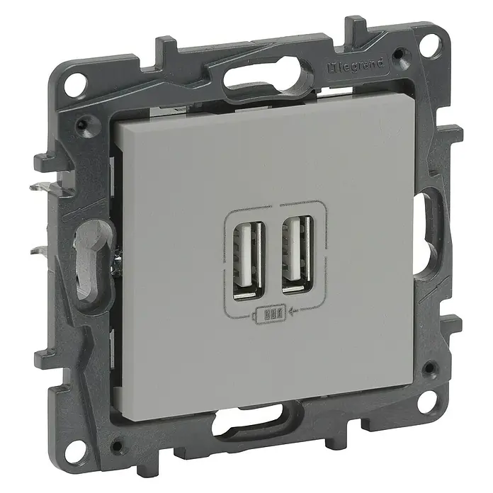 Legrand Niloé Step Toma USB - Aluminio, 2 canales, Plástico, Montaje en la pared - Vista angular