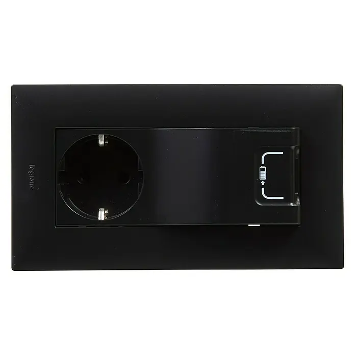 Legrand Niloé Step Enchufe con USB Combi - Antracita, 2 Polos + Toma Tierra, Plástico - Vista frontal