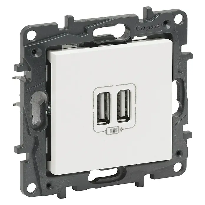 Legrand Niloé Step Toma USB - Blanco, 2 canales, Plástico, Montaje en la pared - Vista angular
