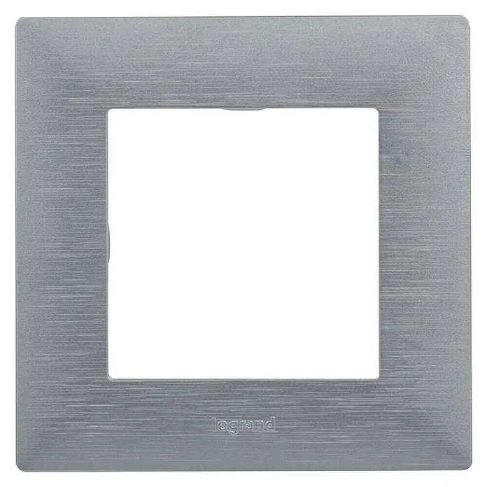 Legrand Niloé Step Marco - Plateado, x 1, Plástico, Montaje en la pared - Vista frontal