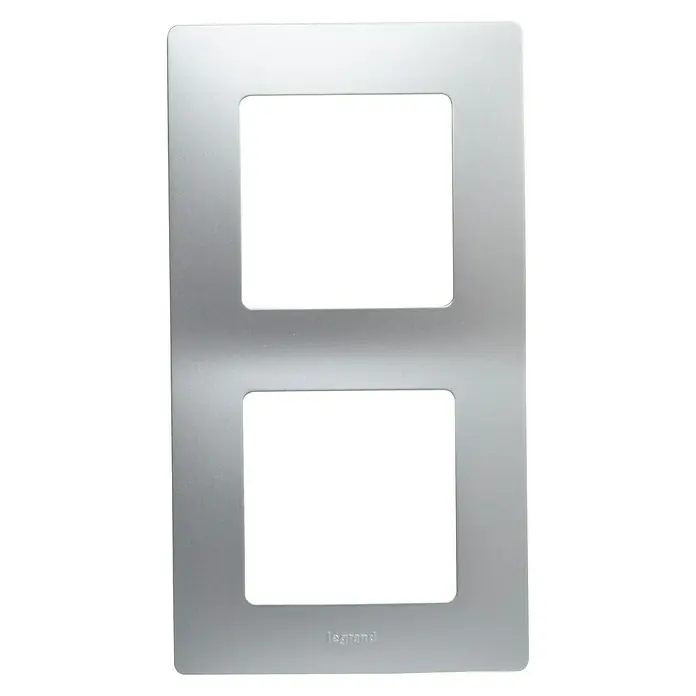 Legrand Niloé Monoblock Marco - Plateado, x 2, Plástico, Montaje en la pared - Vista frontal
