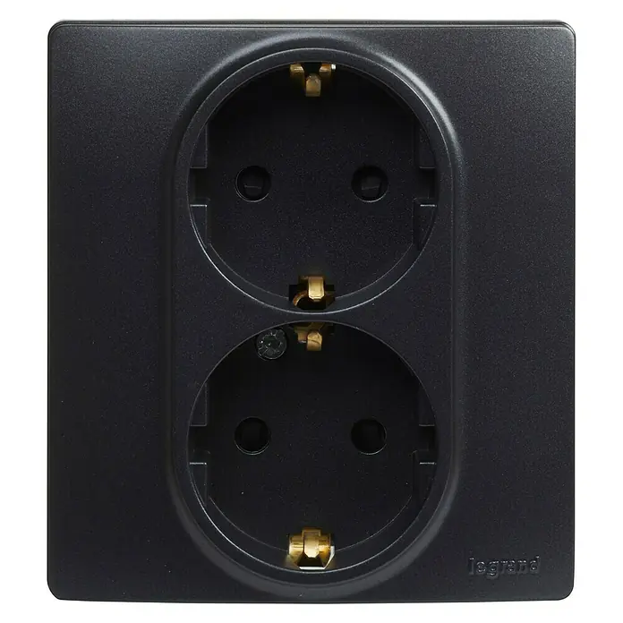 Legrand Niloé Monoblock Enchufe doble - Negro, 2 Polos + Toma Tierra, Plástico, Montaje en la pared - Vista frontal