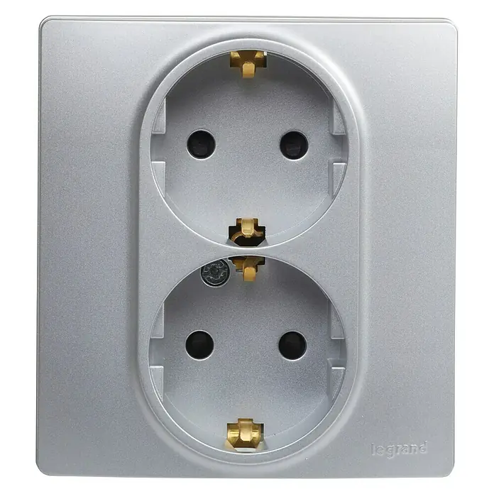 Legrand Niloé Monoblock Enchufe doble - Plateado, 2 Polos + Toma Tierra, Plástico, Montaje en la pared - Vista frontal