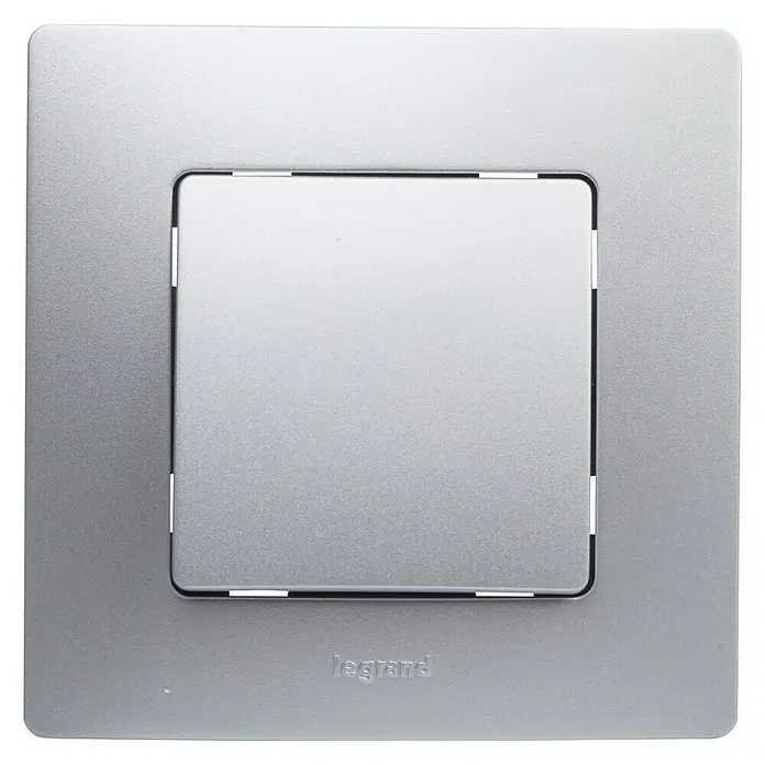 Legrand Niloé Monoblock Conmutador - Plateado, Montaje en la pared, IP44 - Vista frontal