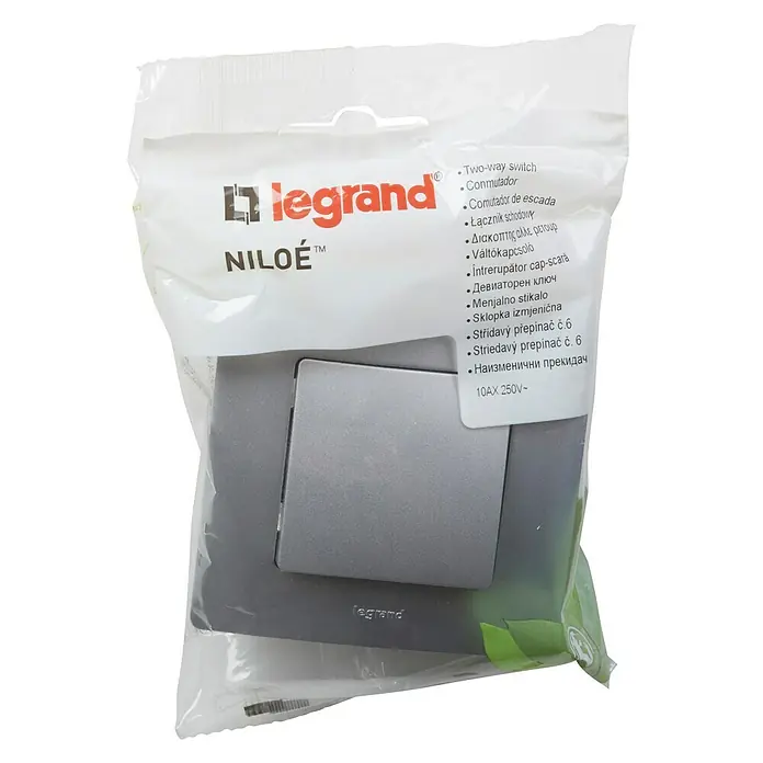 Legrand Niloé Monoblock Conmutador - Plateado, Montaje en la pared, IP44 - Vista frontal