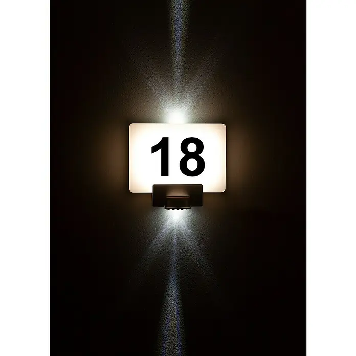 Ritter Leuchten LED-Außenwandleuchte McSensor - 12 W, 8,4 x 24,9 x 28 cm, Schwarz, IP44 - Anwendungsbeispiel