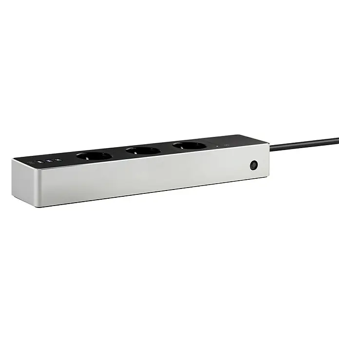 Eve Smart-Steckdosenleiste Energy Strip - 3-fach, Schwarz/Silber, Smarte Steuerung: Apple HomeKit - Diagonale Ansicht