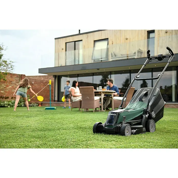 Bosch Akumulatorska kosilnica [SI] EasyRotak 36-550 - 36 VA, 1 baterija, 4 Ah, Širina reza: 37 cm - Primer uporabe