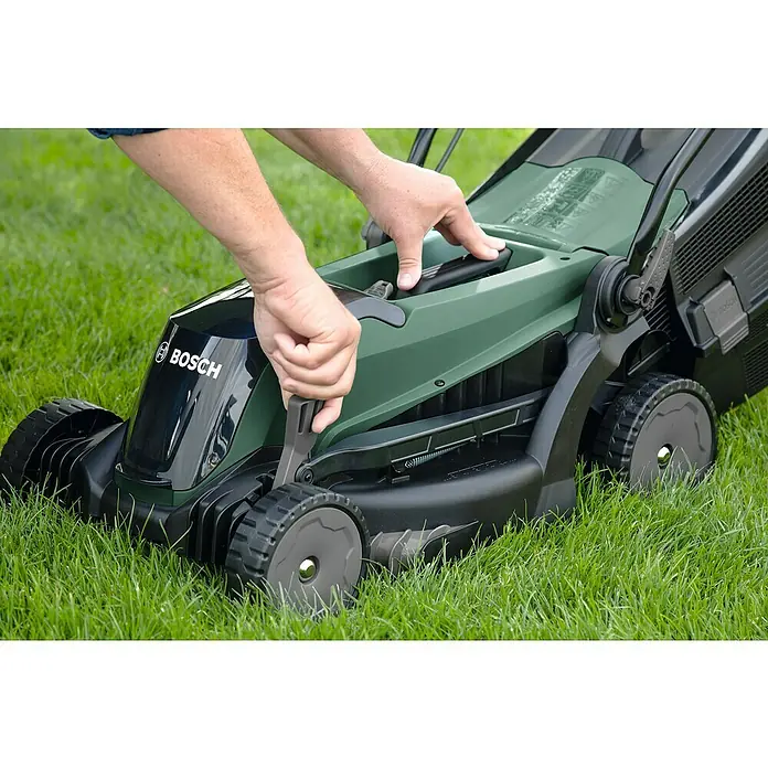 Bosch Akumulatorska kosilica - 36 V, 1 baterija, 4 Ah, Širina reza: 37 cm - Proizvod u upotrebi