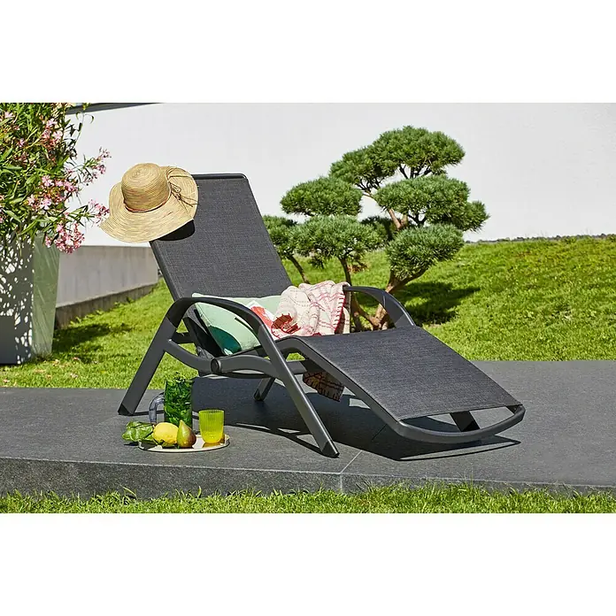 Sunfun Maja Sonnenliege - 167 x 75 x 87 cm, Schwarz, Rückenlehne verstellbar - Stimmungsaufnahme