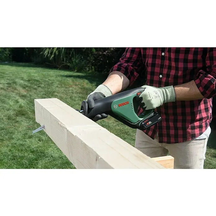 Bosch 18 V Power for All Akku-Säbelsäge AdvancedRecip 18 - 18 V, 1 Akku, 2 Ah, Leerlaufhubzahl: 0 - 3.100 Hübe/min - Anwendungsbeispiel