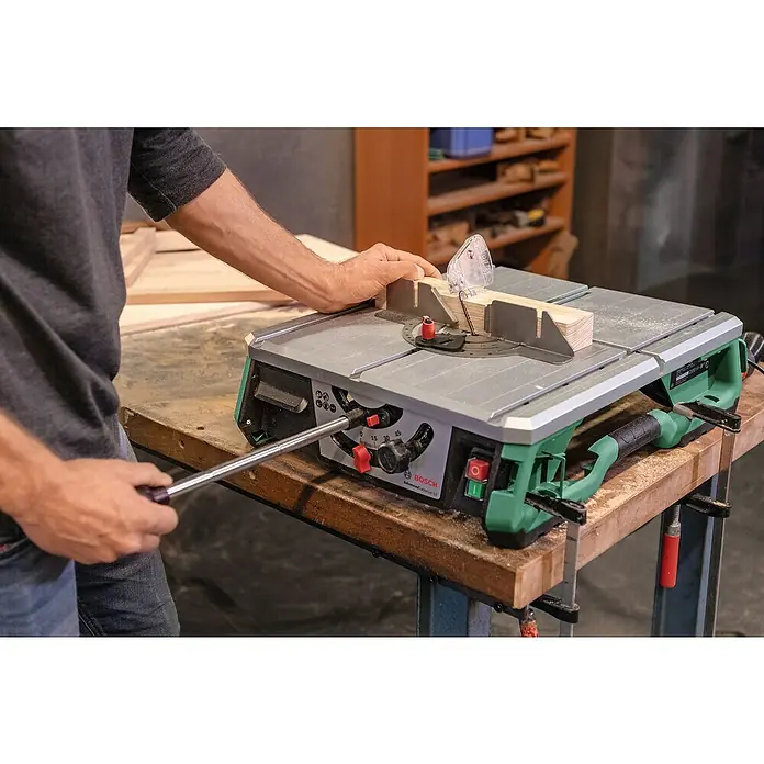 Bosch NanoBlade-Tischsäge AdvancedTableCut 52 - 550 W, 0 U/min - 8.200 U/min - Anwendungsbeispiel