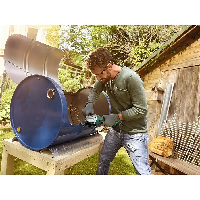 Bosch 18 V Power for All Akku-Winkelschleifer AdvancedGrind 18 - 18 V, Ohne Akku, Durchmesser Scheibe: 125 mm - Anwendungsbeispiel