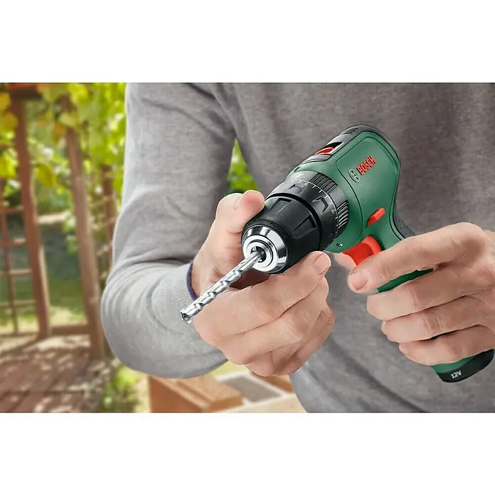 Bosch Akku-Schlagbohrschrauber EasyImpact 1200 - 12 V, 2 Akkus, 1,5 Ah - Anwendungsbeispiel