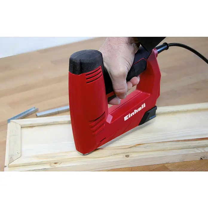 Einhell Elektrotacker - Klammertiefe: 6 - 14 mm - Detailaufnahme