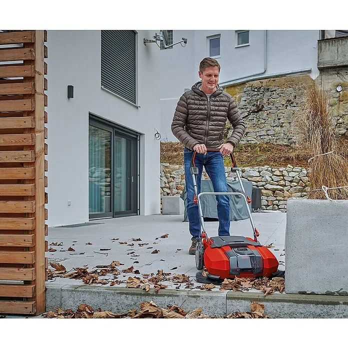 Einhell Power X-Change Akumulatorski aparat za čišćenje TE-SW 18/610 Li-Solo - 18 V, Bez akumulatora, Površinski učinak: 1.800 m²/h, Radna širina: 610 mm - Proizvod u upotrebi