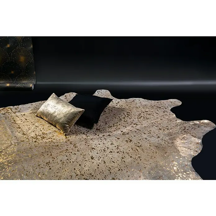 Esbeco Deko-Kuhfell Gefleckt - Gold, 100 % Echtfell, Fläche ca.: 3,5 m² - Stimmungsaufnahme