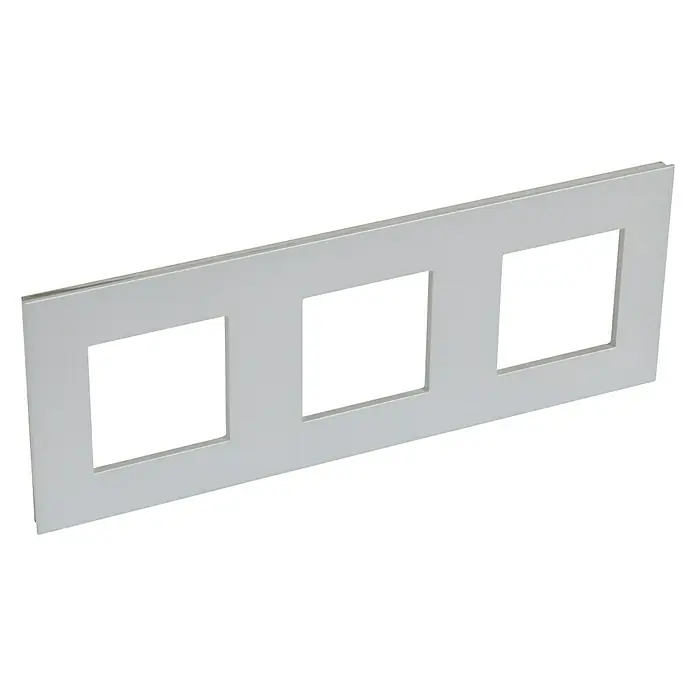 Legrand Valena Next Marco - Aluminio/Cromo, x 3, Plástico, Montaje en la pared - Vista angular