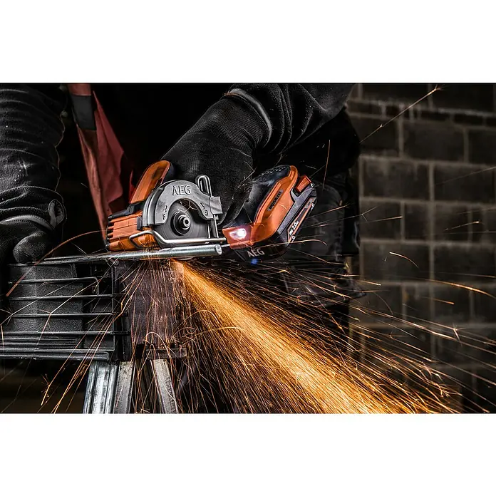 AEG Powertools Akku-Trennschleifer BMMS18SBL-0 - 18 V, Ohne Akku, Max. Leerlaufdrehzahl: 2.000 U/min - Anwendungsbeispiel