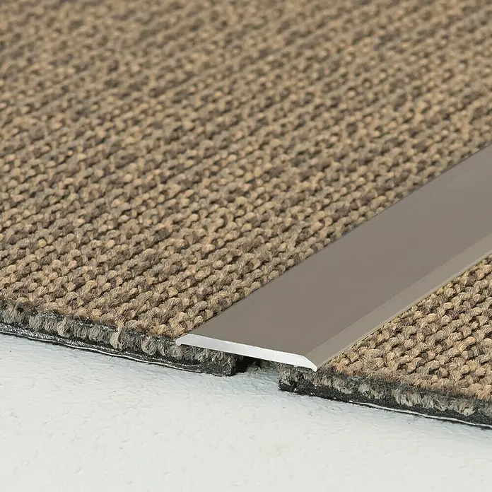 LOGOCLIC Übergangsprofil 114 - Edelstahl matt, 1 m x 24 mm x 2 mm, Montageart: Kleben - Detailaufnahme