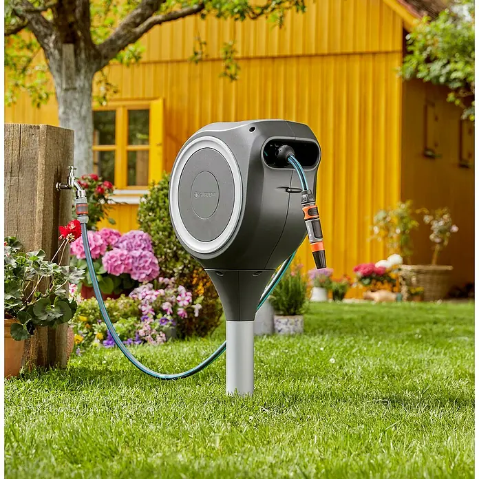 Gardena Schlauchbox RollUp S - Schlauchlänge: 15 m - Anwendungsbeispiel
