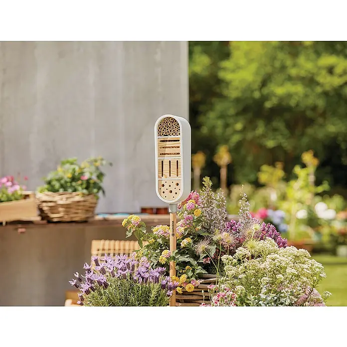 Gardena ClickUp! Insektenhotel - 12,7 x 16,2 x 36 cm, Holz - Stimmungsaufnahme