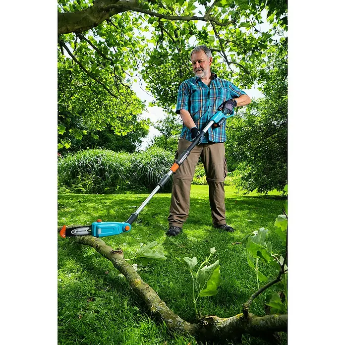 Gardena Akumulatorska teleskopska pila - 18 V, 1 baterija, Dužina mača: 20 cm - Proizvod u upotrebi
