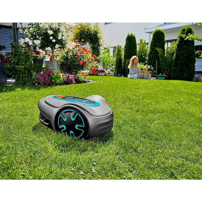 Gardena Mähroboter  Sileno minimo 250 - 18 V, Li-Ionen, 1 Akku, Max. Flächenempfehlung: 250 m² - Stimmungsaufnahme