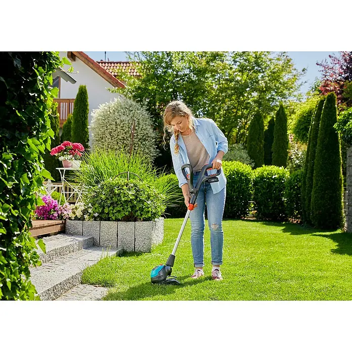 Gardena EasyCut Akumulatorski trimer 23 / 18V-P4A - 18 V, Litij-ionska, 1 baterija, Širina reza: 23 cm - Proizvod u upotrebi