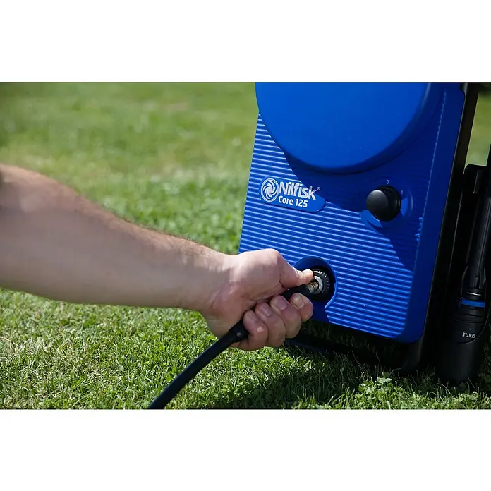 Nilfisk Hochdruckreiniger Core 125-5 Home - 1.400 W, Max. Druck: 125 bar, Fördermenge: 438 l/h - Anwendungsbeispiel