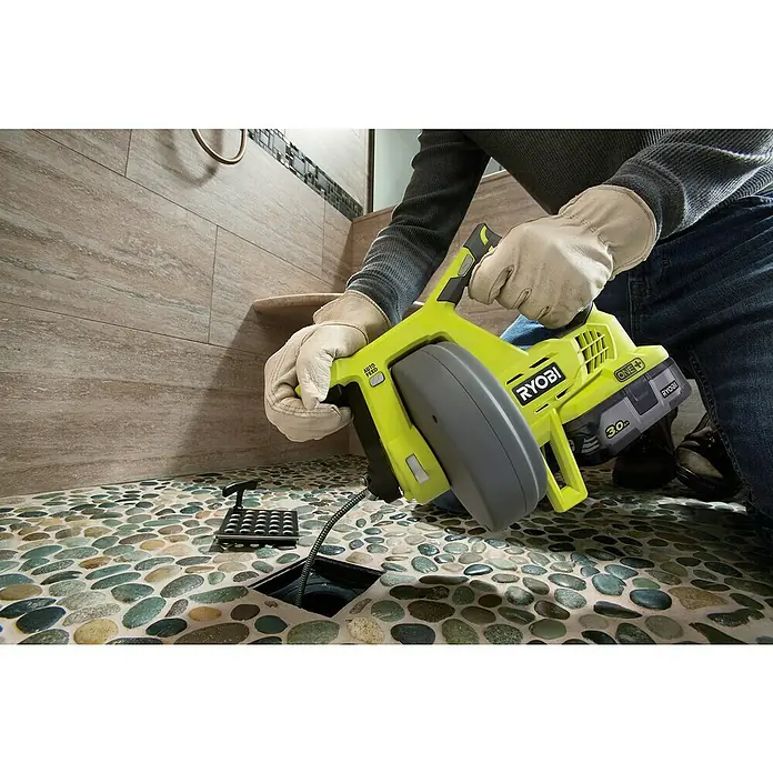 Ryobi ONE+ Akku-Rohrreinigungsgerät R18DA-0 - 18 V, Ohne Akku, Leerlaufdrehzahl: 0 U/min - 600 U/min - Anwendungsbeispiel